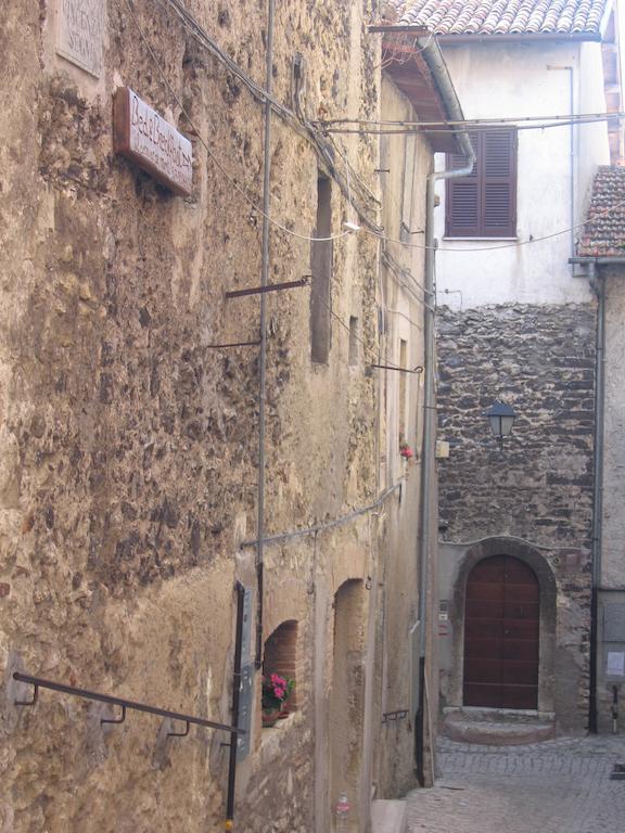 Il Sorriso Dei Monti Acomodação com café da manhã Orvinio Exterior foto